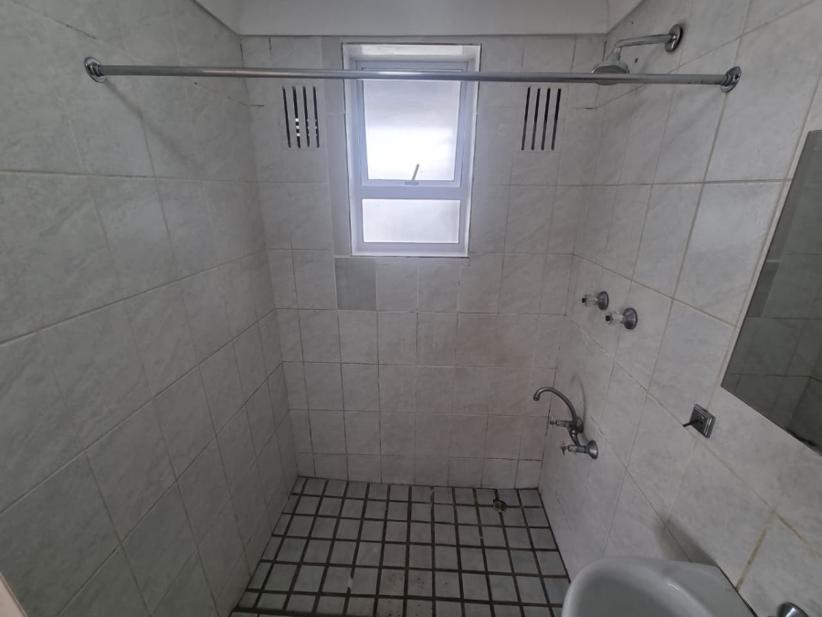 To Let 2 Bedroom Property for Rent in Lansdowne Western Cape